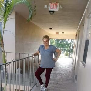 Meet your Posher, Carmen elena